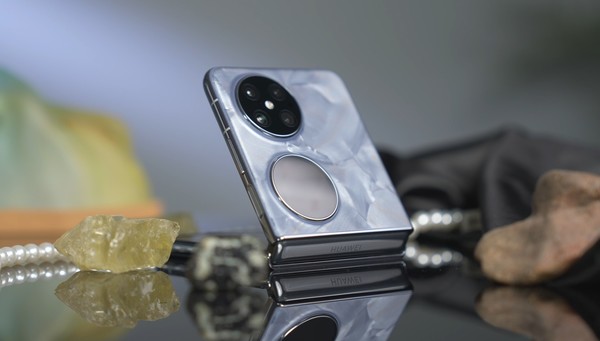 華爲Pocket 2體驗:全面升維 不做(zuò)小而美(měi)的(de)廢物(wù) 華爲Pocket 2體驗:全面升維 不做(zuò)小而美(měi)的(de)廢物(wù)