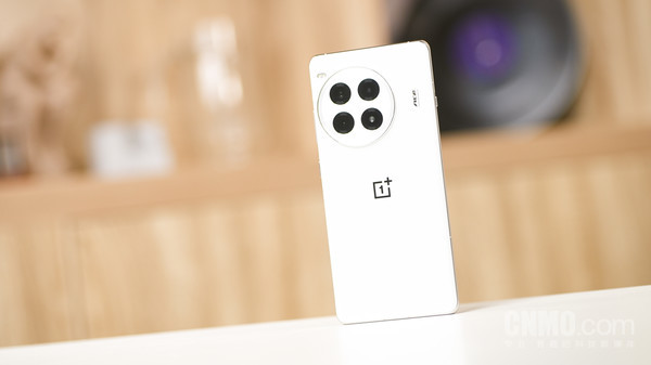 一加Ace 3 Pro内置6100mAh大(dà)容量電池 一加Ace 3 Pro内置6100mAh大(dà)容量電池